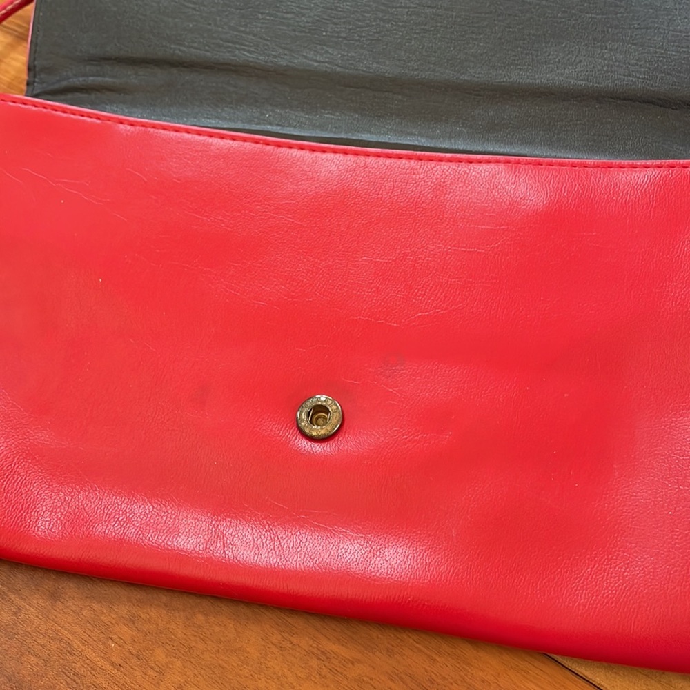 VINTAGE RED LEATHER HANDBAG - Picture 4 of 10